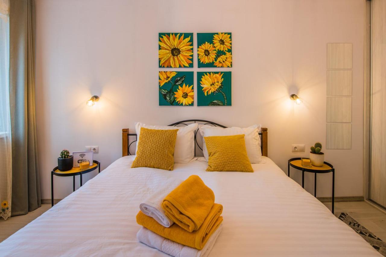 Kitty Sunflower Apartment Алба-Юлия Экстерьер фото