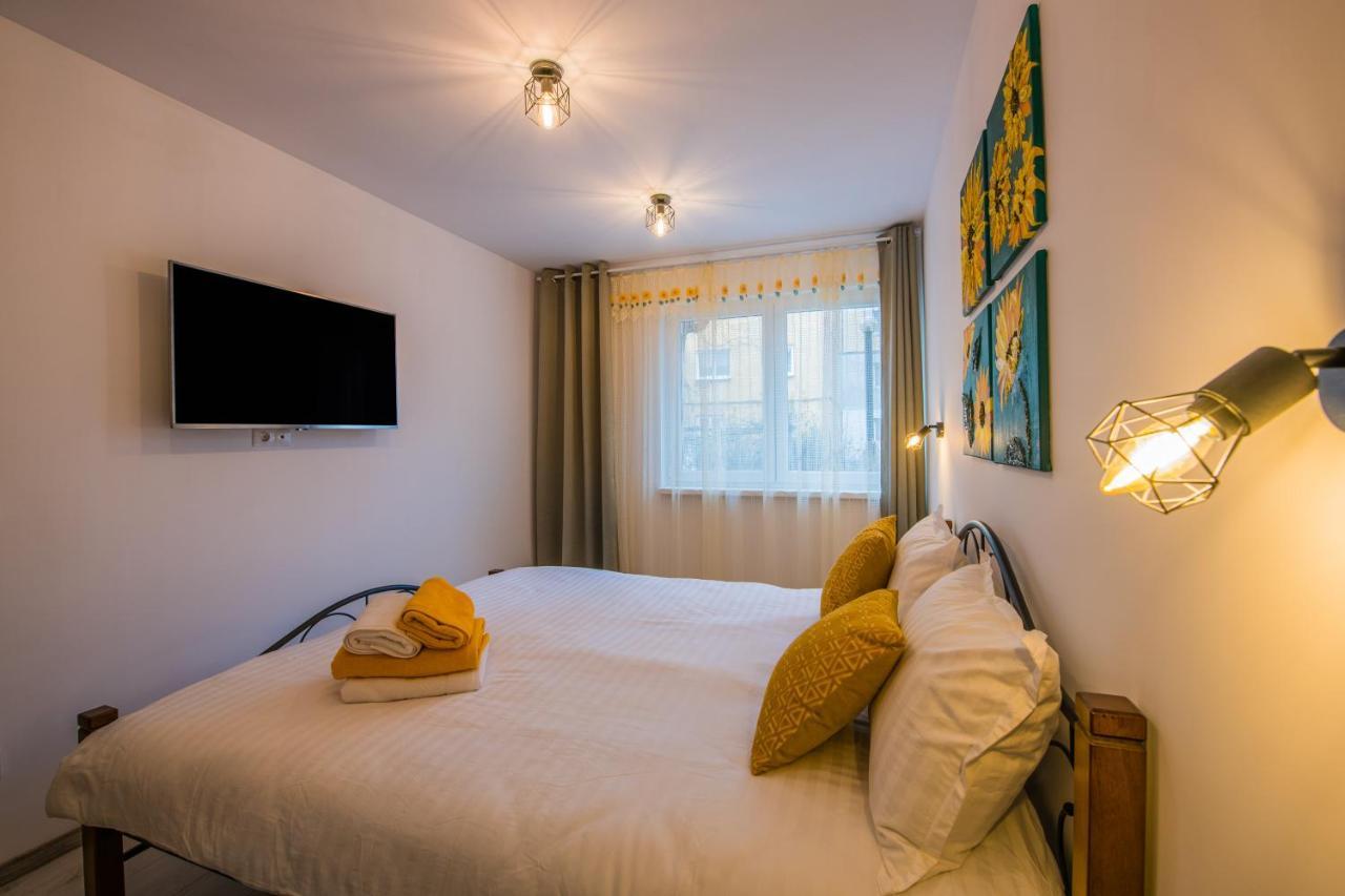 Kitty Sunflower Apartment Алба-Юлия Экстерьер фото