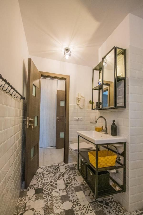 Kitty Sunflower Apartment Алба-Юлия Экстерьер фото