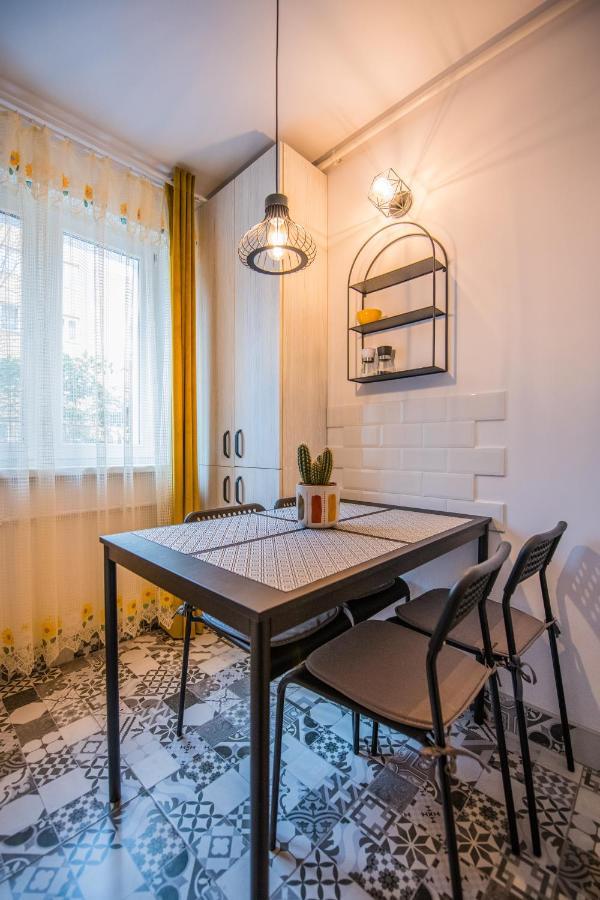Kitty Sunflower Apartment Алба-Юлия Экстерьер фото